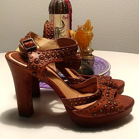 EUC Cognac Leather Frye Samamtha Disc Ankle Strap heels size 9.5
